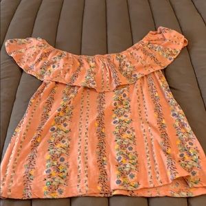 Off the shoulder tee